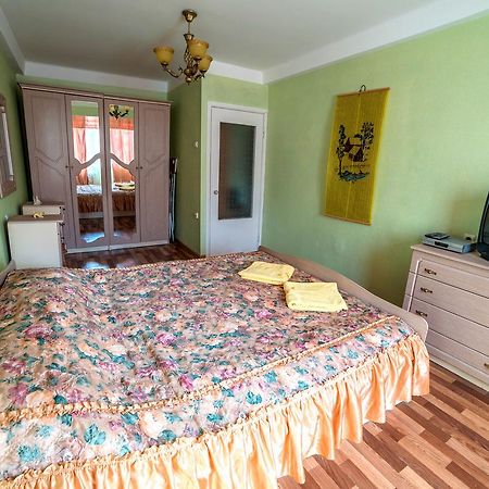 Apartments On Mykilska-Slobidka Kiev Esterno foto