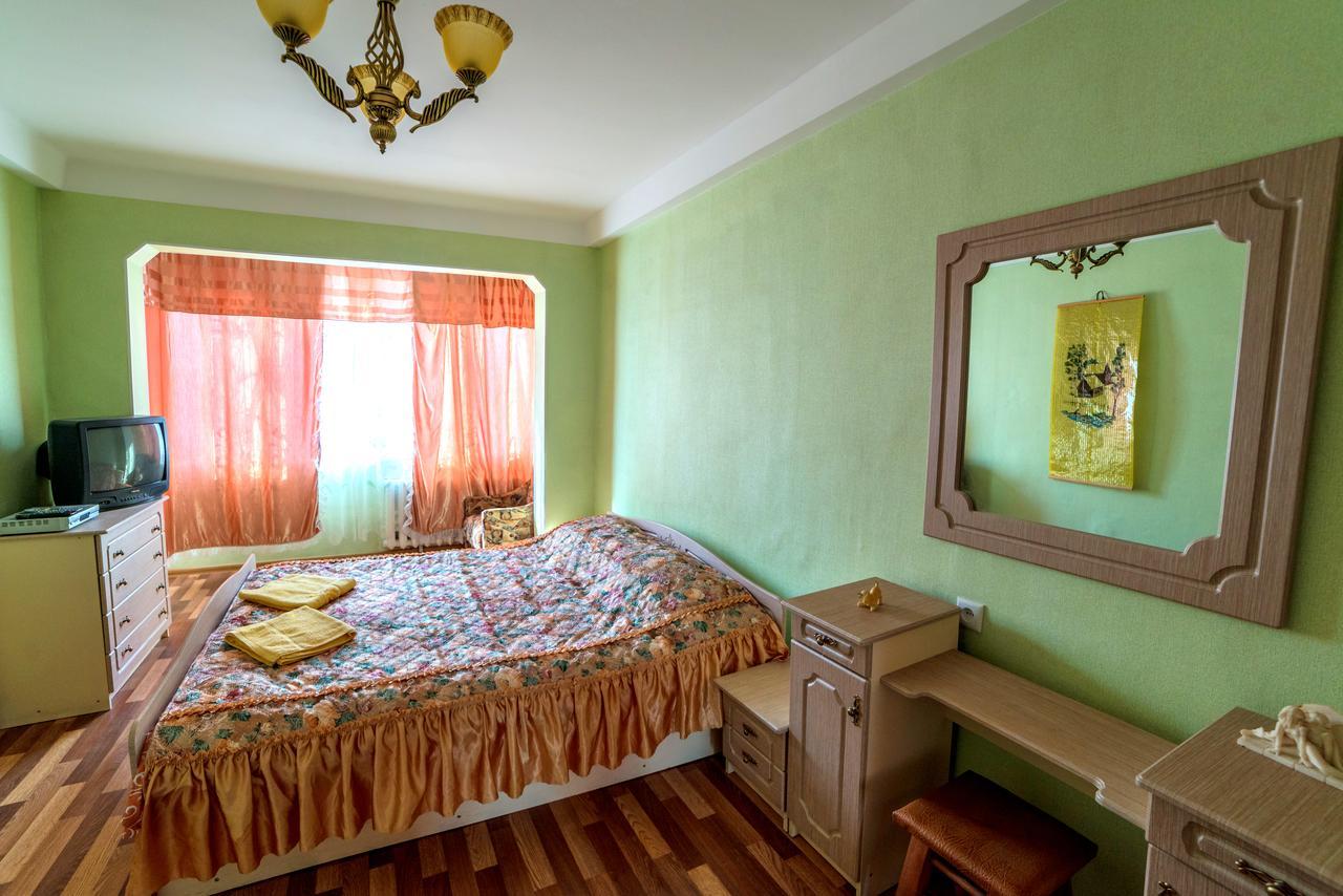Apartments On Mykilska-Slobidka Kiev Esterno foto