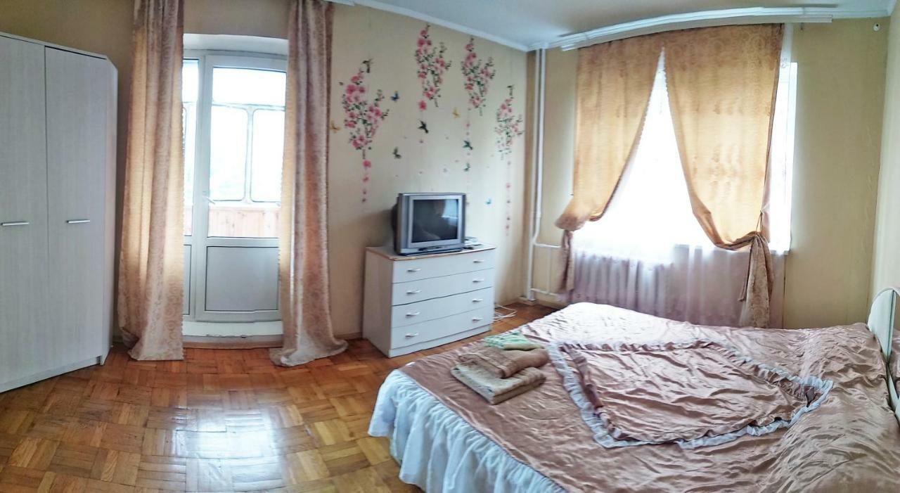 Apartments On Mykilska-Slobidka Kiev Esterno foto